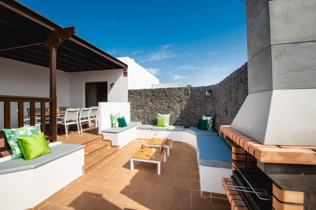 Stylish 6 Bedroom Villa Princesa - Hot Tub - Heated Pool - Near Beach & Waterparks Playa Blanca  Exterior photo