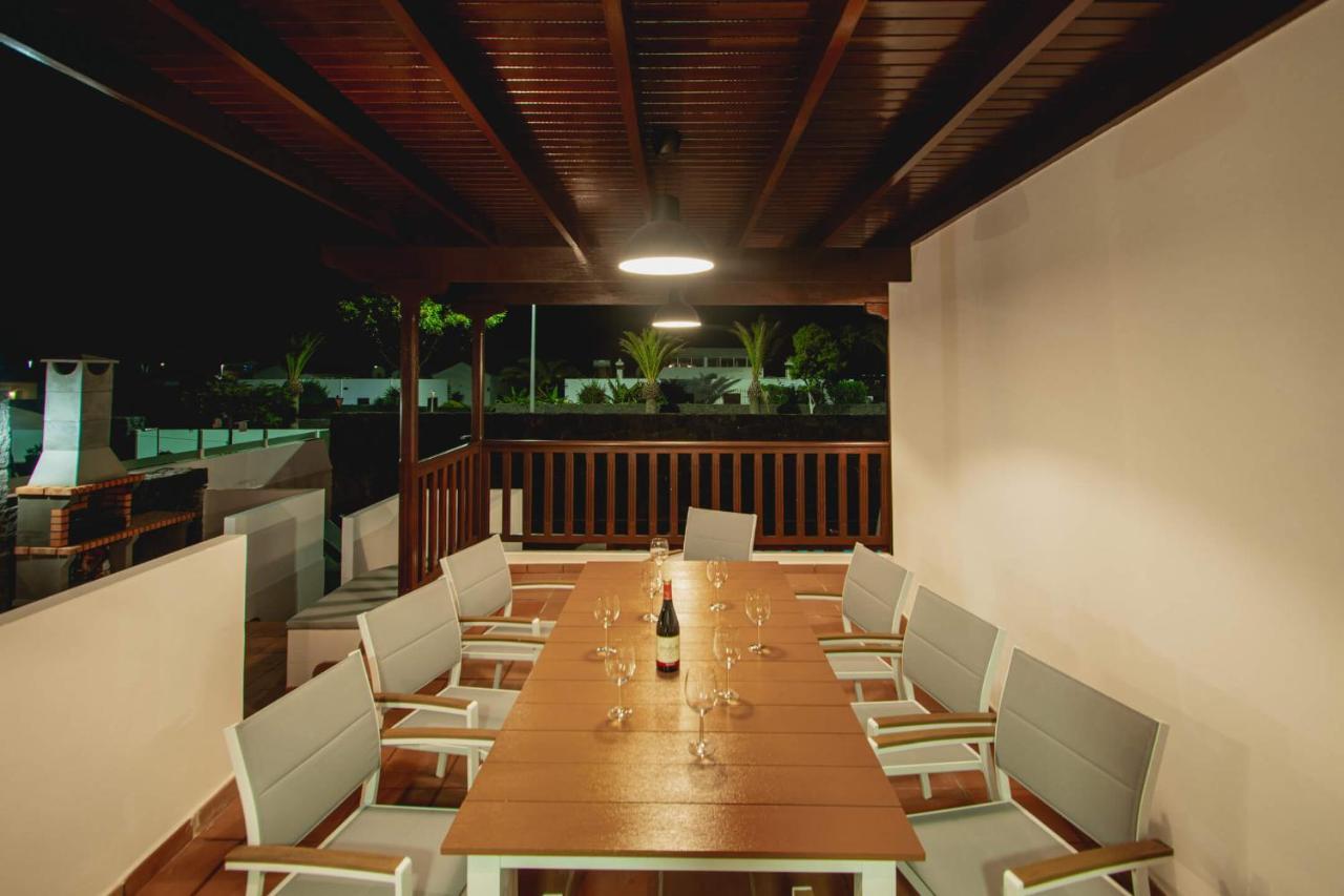Stylish 6 Bedroom Villa Princesa - Hot Tub - Heated Pool - Near Beach & Waterparks Playa Blanca  Exterior photo