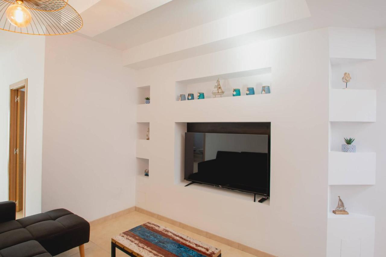 Stylish 6 Bedroom Villa Princesa - Hot Tub - Heated Pool - Near Beach & Waterparks Playa Blanca  Exterior photo
